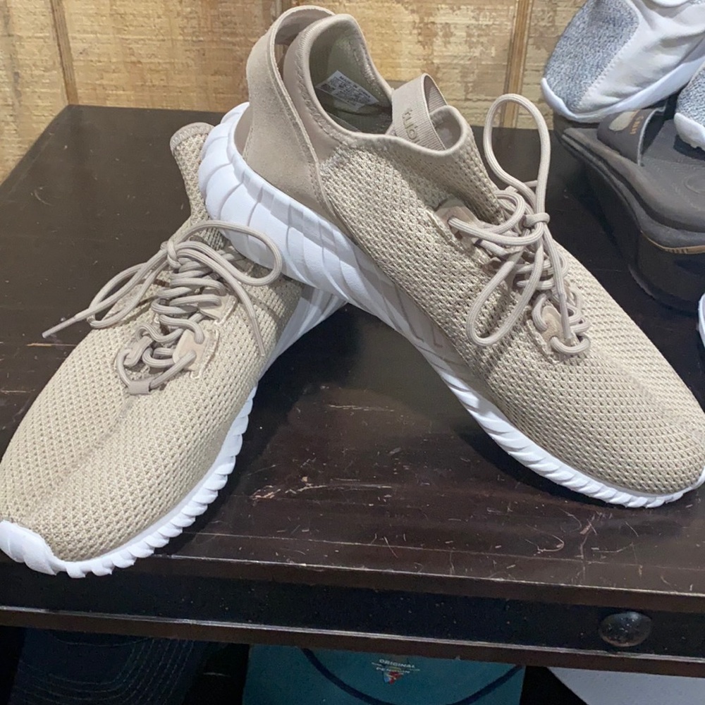 Tan adidas